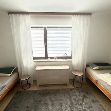 Schoenes, Friedliches Zimmer Apartamento Augsburg Exterior foto
